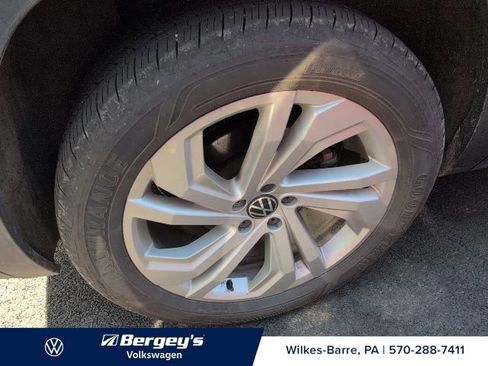 Used 2023 Volkswagen Atlas SE w/ Panoramic Sunroof Package AWD/4WD image 9