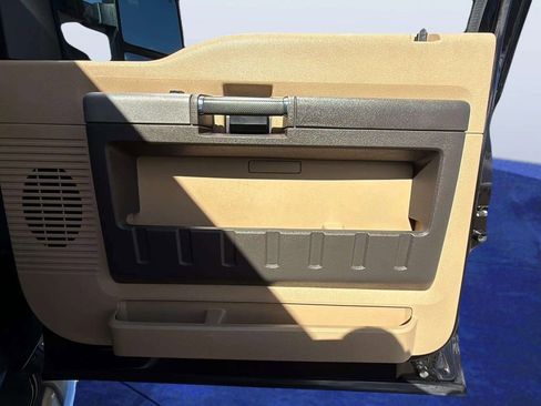 Used 2013 Ford F250 Lariat w/ Lariat Interior Pkg image 16