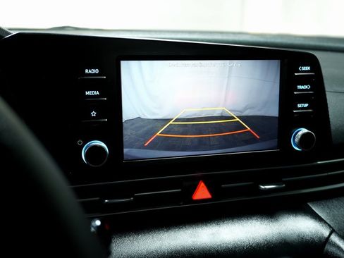 Certified 2023 Hyundai Elantra SE image 21