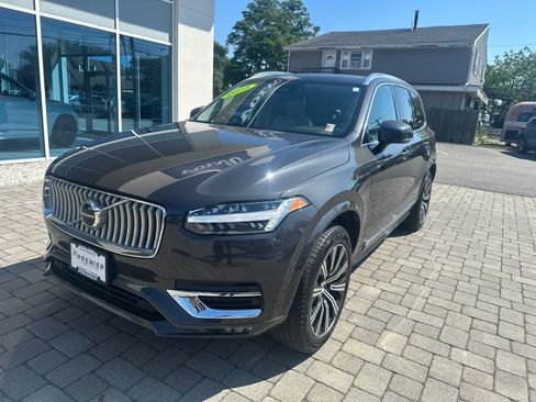 Used 2025 Volvo XC90 B5 Core w/ Climate Package AWD/4WD image 4