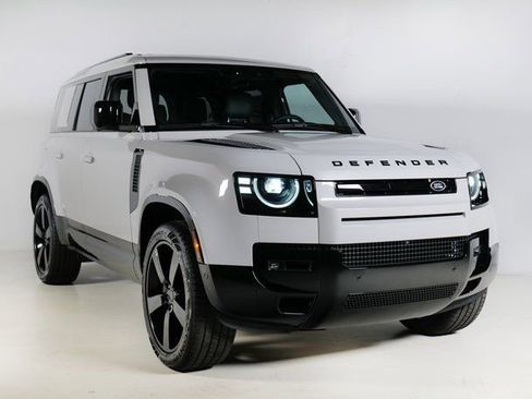 New 2026 Land Rover Defender 110 X-Dynamic SE image 10