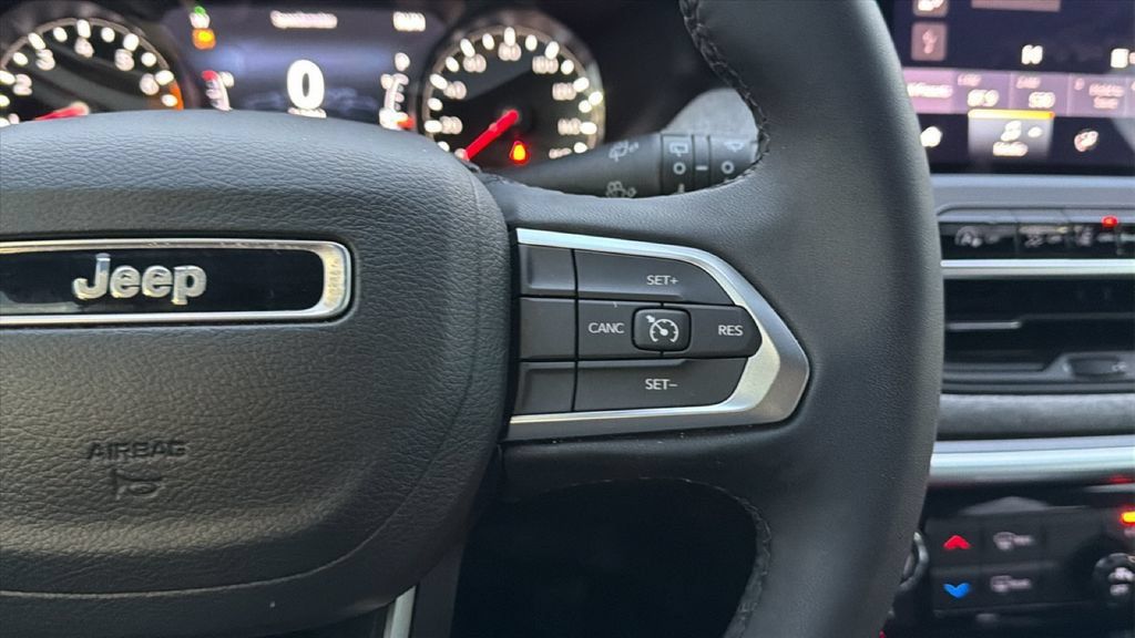 Used 2023 Jeep Compass Latitude w/ Sun and Sound Group AWD/4WD image 21