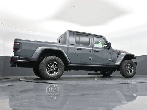 Used 2025 Jeep Gladiator Mojave AWD/4WD image 42