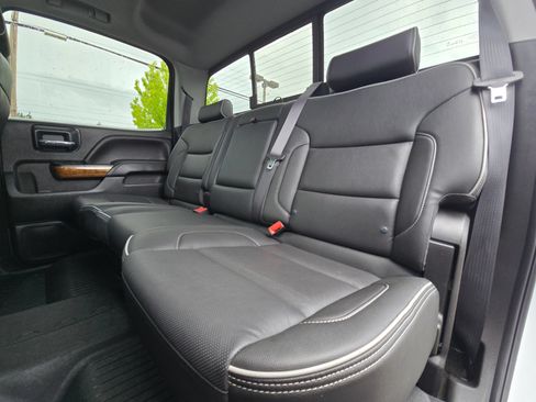 Used 2018 Chevrolet Silverado 1500 High Country AWD/4WD image 17