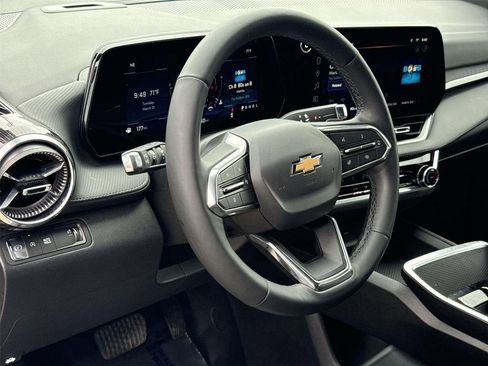 Used 2025 Chevrolet Equinox LT FWD image 9