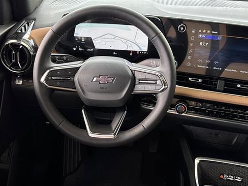 New 2026 Chevrolet Equinox ACTIV w/ Convenience Package III image 16