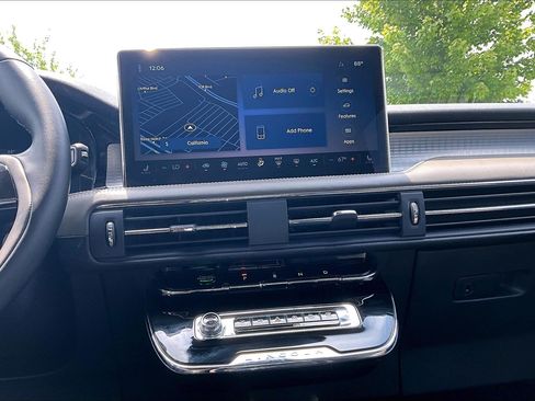 Used 2023 Lincoln Corsair FWD image 15