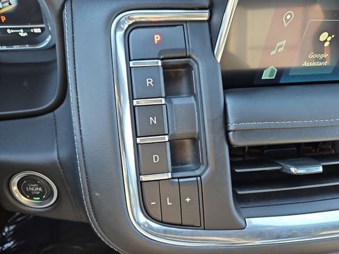 Used 2024 Chevrolet Tahoe Z71 w/ Luxury Package image 17