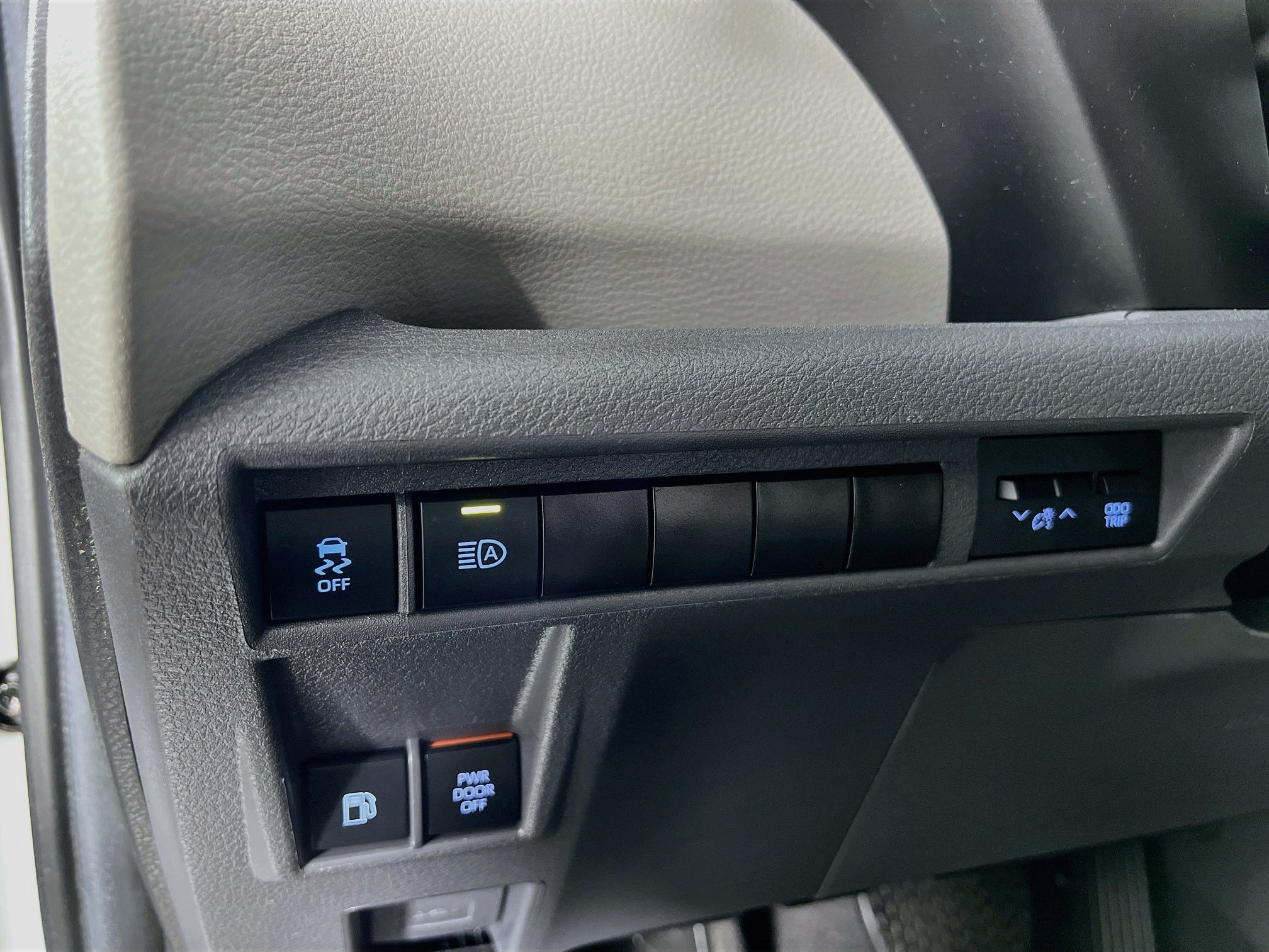 Certified 2024 Toyota Sienna LE w/ LE Plus Package AWD/4WD image 10