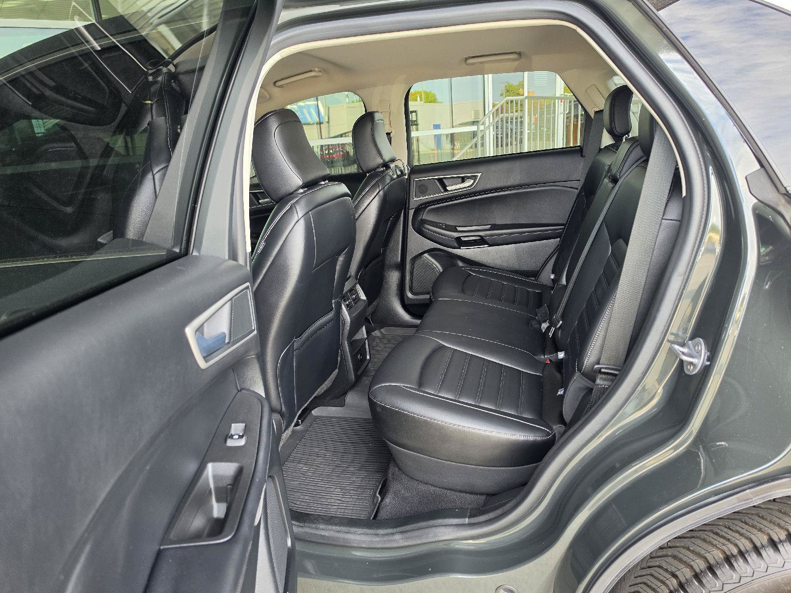 Used 2023 Ford Edge SEL AWD/4WD image 9