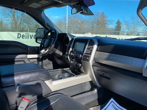 Used 2017 Ford F250 Lariat w/ Lariat Ultimate Package image 19