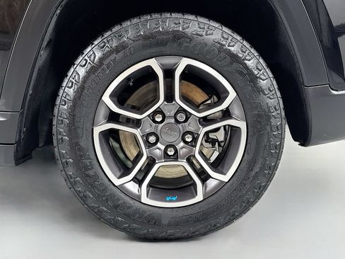 Used 2022 Jeep Grand Cherokee Trailhawk w/ Advanced Protech Group II AWD/4WD image 11