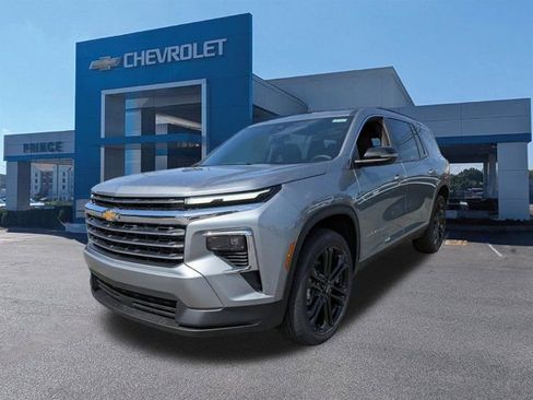 New 2026 Chevrolet Traverse LT w/ LPO, Floor Liner Package FWD image 8