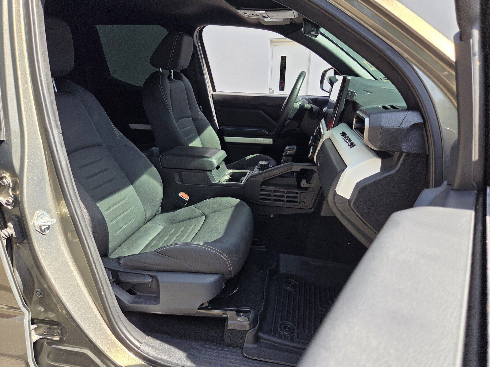 Used 2024 Toyota Tacoma TRD Off-Road AWD/4WD image 19
