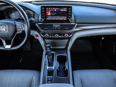 Used 2018 Honda Accord Touring image 28