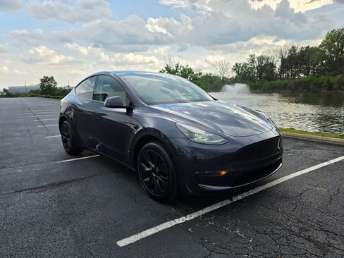 Used 2025 Tesla Model Y Long Range AWD/4WD image 15
