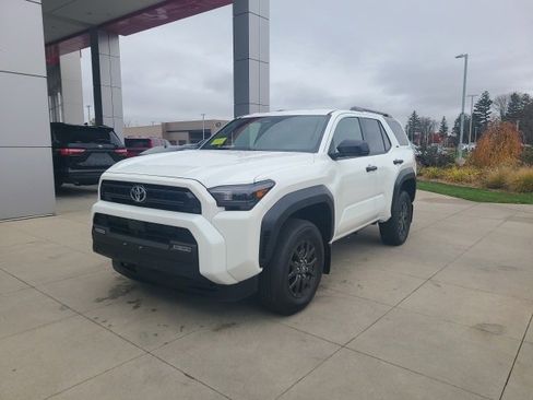 Used 2025 Toyota 4Runner SR5 image 3