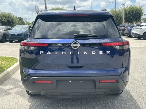Used 2025 Nissan Pathfinder SV FWD image 8