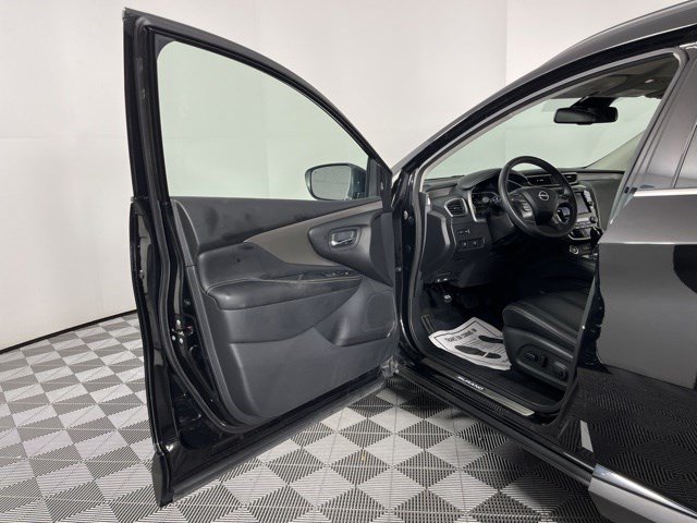 Used 2023 Nissan Murano SV w/ SV Midnight Edition Package FWD image 14