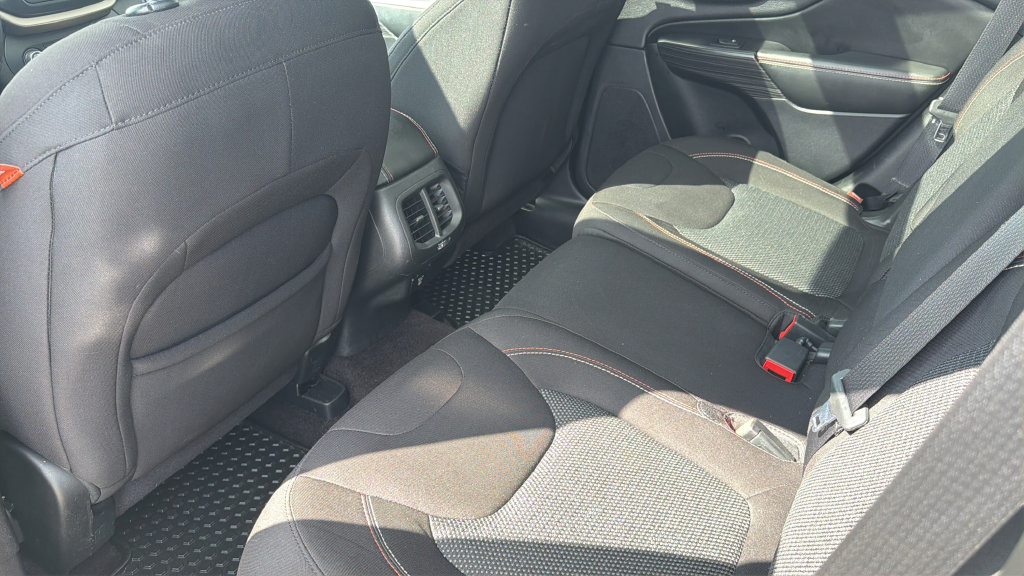 Used 2017 Jeep Cherokee 75th Anniversary FWD image 28