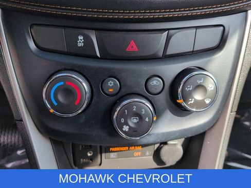 Used 2019 Chevrolet Trax LS FWD image 17