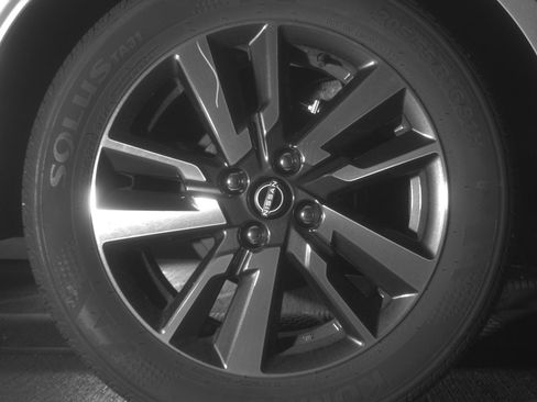 Used 2025 Nissan Versa SV FWD image 15
