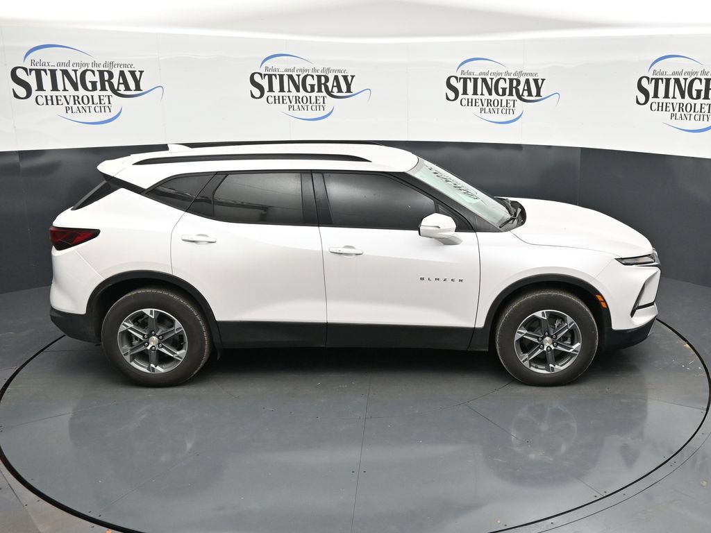Used 2025 Chevrolet Blazer LT w/ Sound & Technology Package FWD image 25