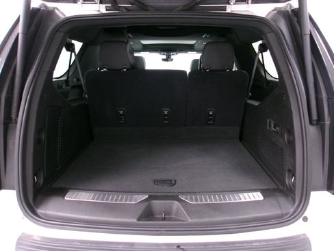 Used 2021 Chevrolet Suburban Premier w/ Premium Package image 14