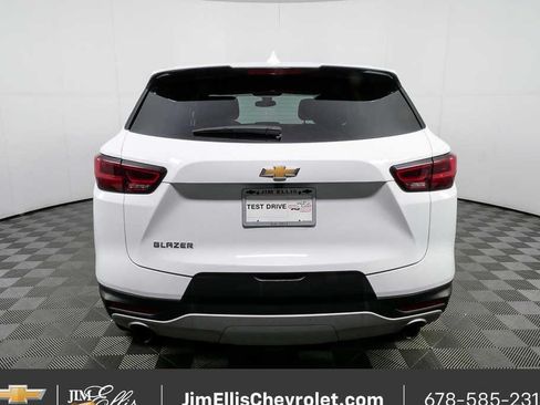 Certified 2025 Chevrolet Blazer LT FWD image 27