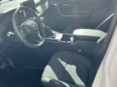 Used 2023 Toyota RAV4 XLE w/ Convenience Package image 6