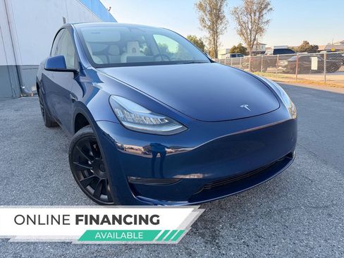 Used 2023 Tesla Model Y Long Range AWD/4WD image 2