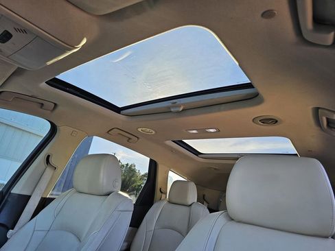 Used 2020 Buick Enclave Essence w/ Sound and Sites Package image 23