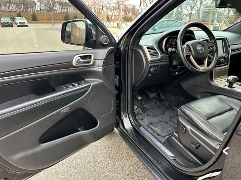 Used 2015 Jeep Grand Cherokee Limited image 16