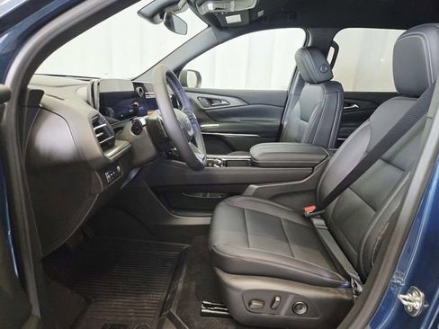 New 2026 Chevrolet Traverse LT image 8