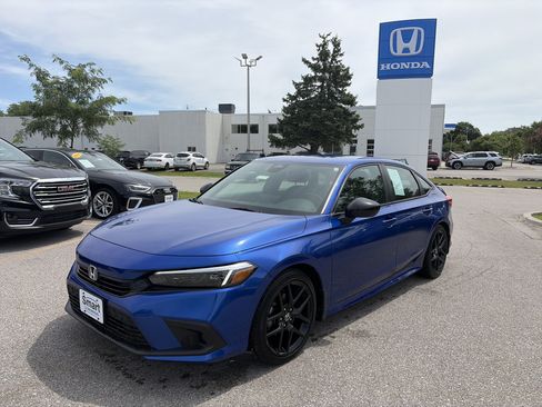 Used 2023 Honda Civic Sport image 1