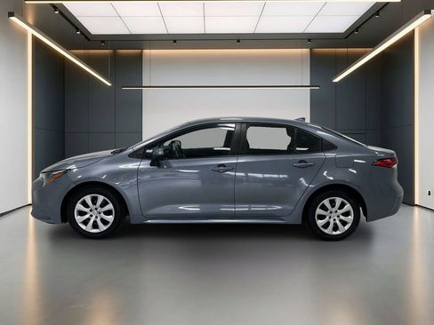 Used 2024 Toyota Corolla LE FWD image 2