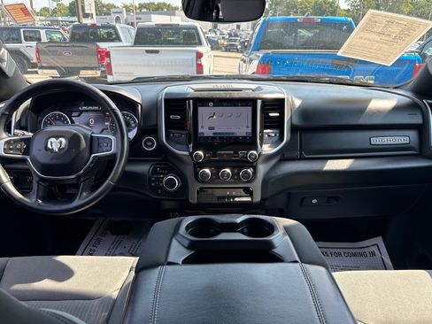 Used 2022 RAM 1500 Big Horn AWD/4WD image 9