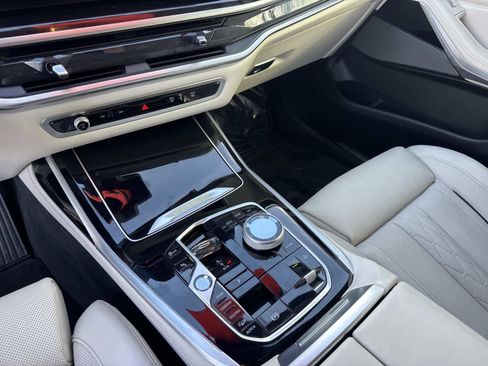 Used 2023 BMW X7 xDrive40i w/ Executive Package image 25