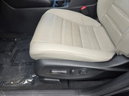 Used 2025 Honda CR-V EX-L image 11