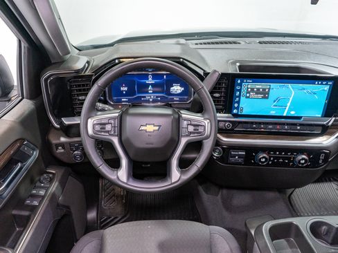 Used 2025 Chevrolet Silverado 1500 LT AWD/4WD image 12