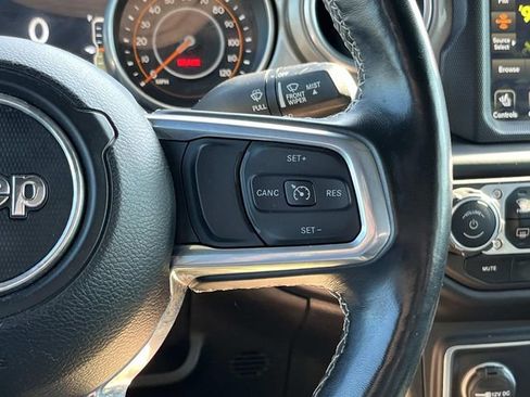 Used 2021 Jeep Wrangler Unlimited Sahara AWD/4WD image 27