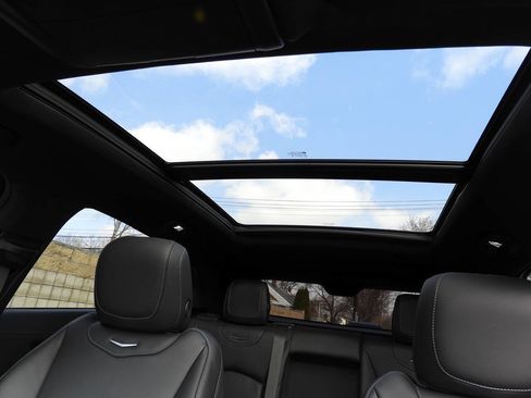 Used 2023 Cadillac XT4 Premium Luxury w/ Cold Weather Package image 40