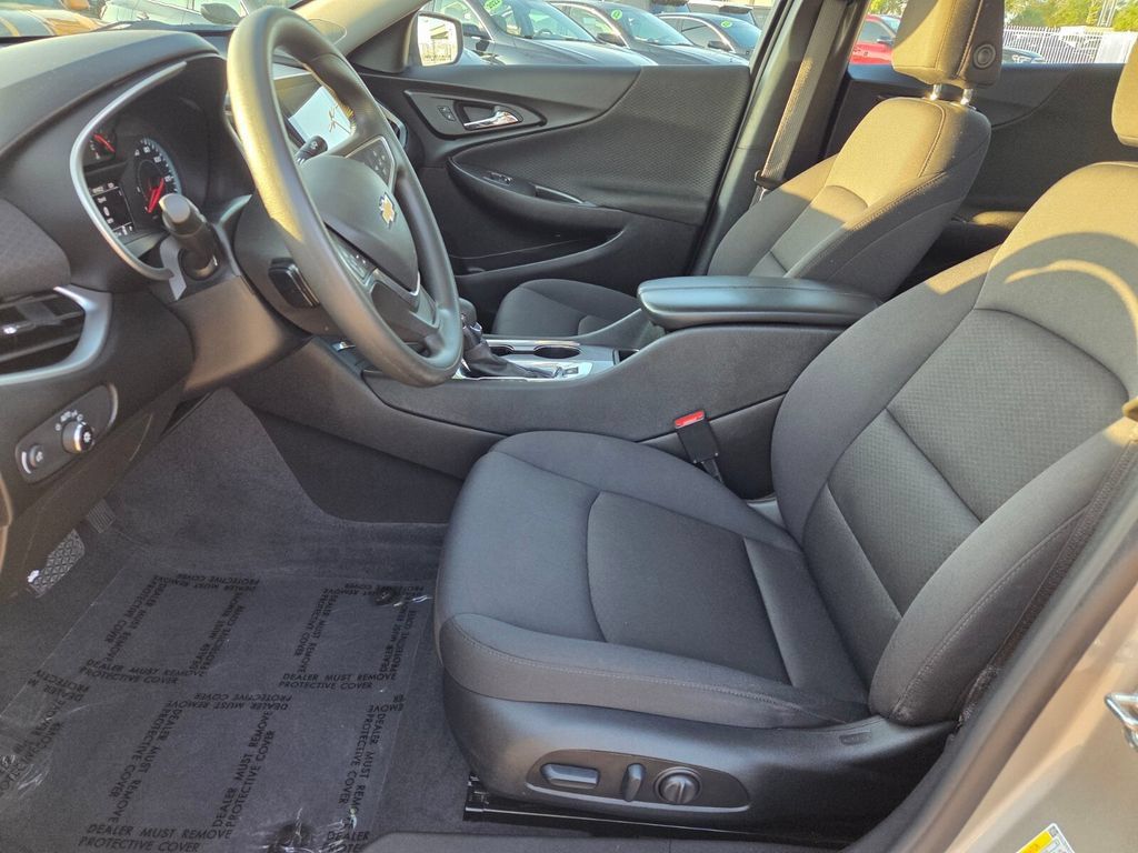 Used 2023 Chevrolet Malibu LT w/ Driver Confidence Package FWD image 6
