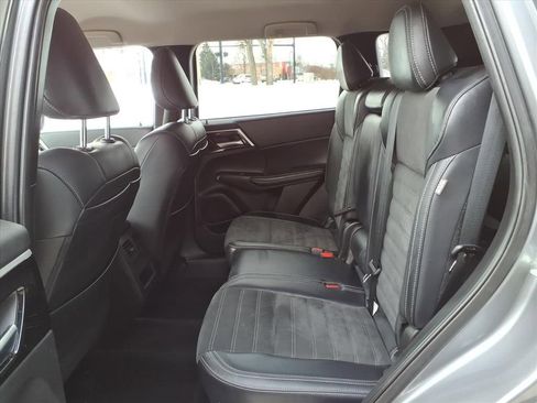 Used 2024 Mitsubishi Outlander SE image 26