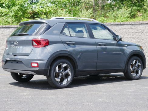 Used 2025 Hyundai Venue SEL FWD image 7