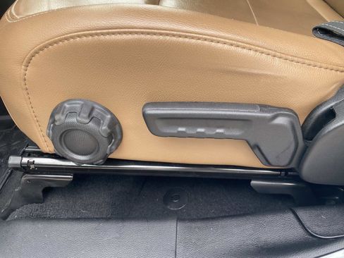 Used 2023 Jeep Wrangler Sahara image 24