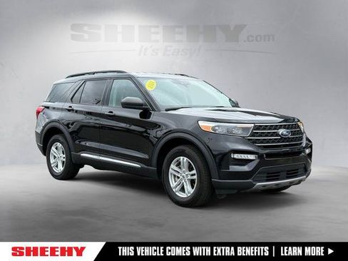 Certified 2024 Ford Explorer XLT w/ Equipment Group 202A AWD/4WD image 1