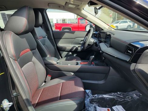 New 2025 Nissan Kicks SR w/ SR Premium Package AWD/4WD image 20