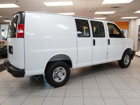 New 2026 Chevrolet Express 2500 RWD image 10
