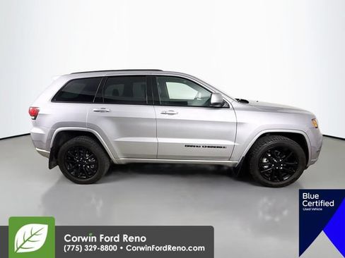 Used 2018 Jeep Grand Cherokee Altitude AWD/4WD image 10